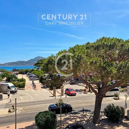 La Roseraie Calvi, Bord De Apartment