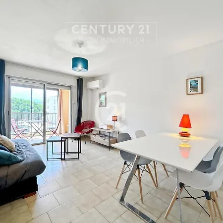 La Roseraie Calvi, Bord De