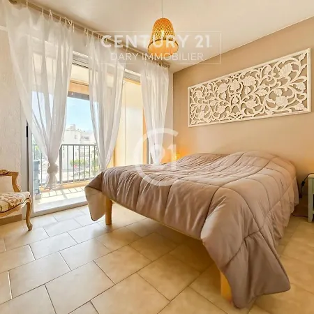 La Roseraie Calvi, Bord De Apartment *