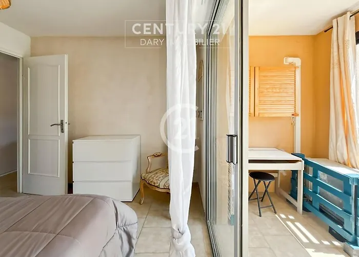 La Roseraie Calvi, Bord De * Calvi (Corsica)