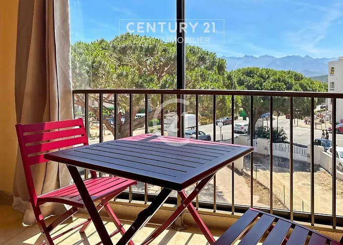 La Roseraie Calvi, Bord De