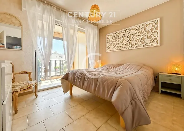 La Roseraie Calvi, Bord De Apartamento *