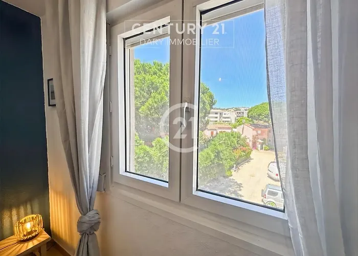 La Roseraie Calvi, Bord De 公寓 *